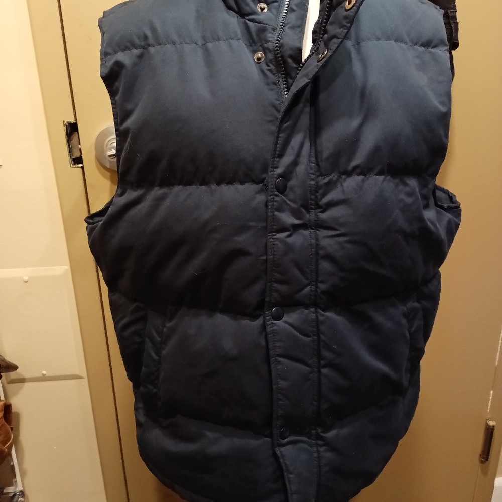 1020-43) St. John's Bay mens winter vest